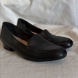 Clark’s Classic Black Leather Julia  Loafers size 7.5